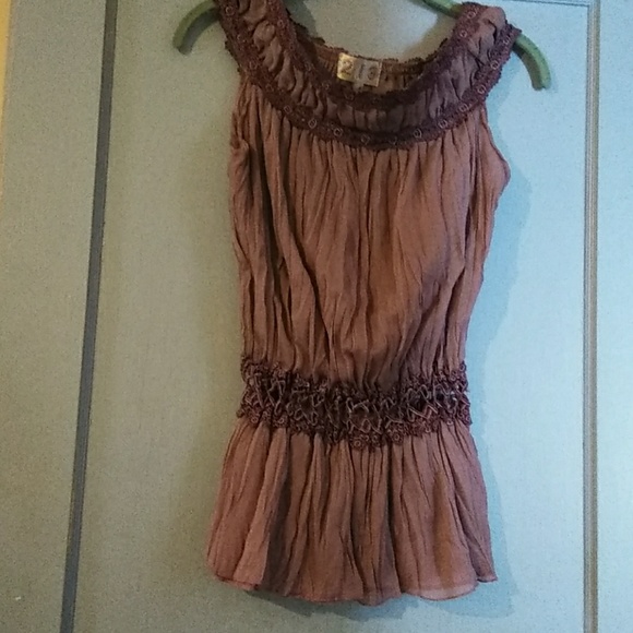 "213"  Delicate Florette Top - Picture 7 of 8